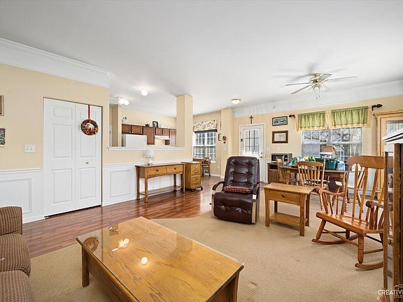 5th image of 2488 Stoughton Cir