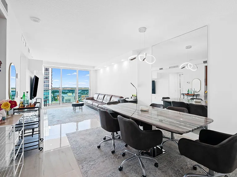 350 SE 2nd St #2280 — Photo 3
