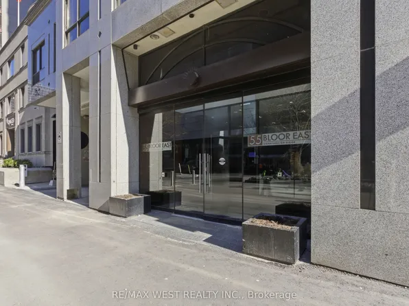 55 Bloor St E #1709, Toronto, ON M4W 3W6