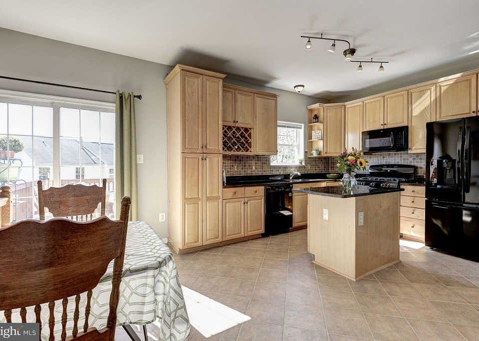 1st image of 503 Tuliptree Sq NE