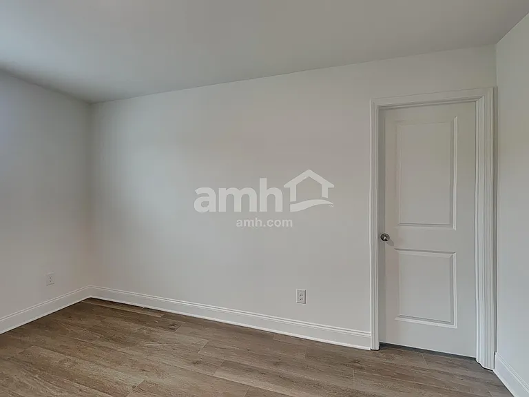 1207 Livengood Way — Photo 13
