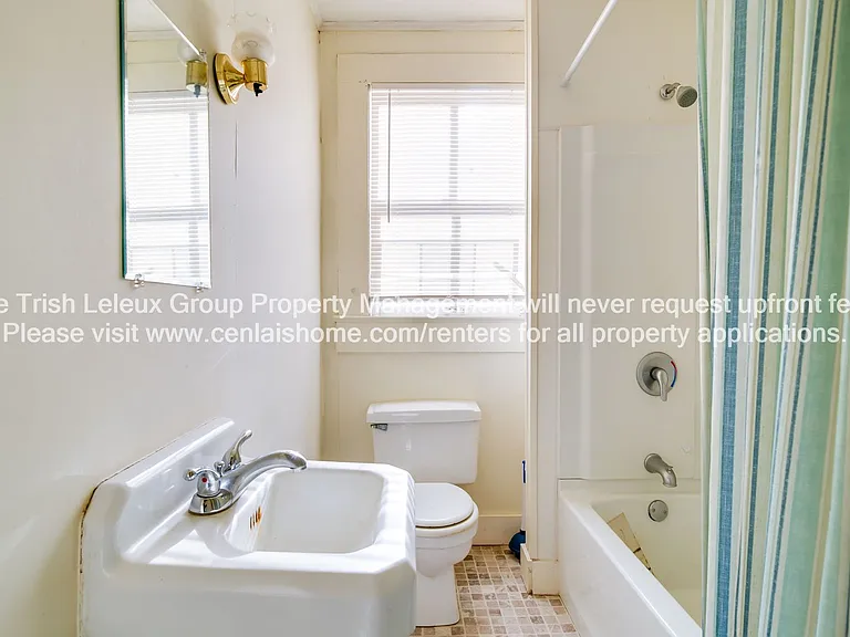 2220 1/2 Elliott St — Photo 8