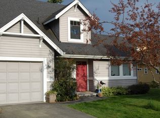 214 Grow Ave NW, Bainbridge Island, WA 98110