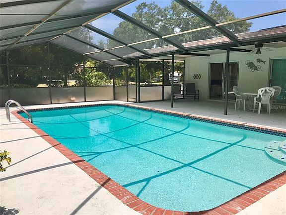 3rd image of 2115 W Dolphin Dr