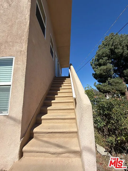 Studio, 1.0 bath, 500 sqft, $1,590 — Photo 2