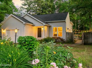 18 Skylark Dr, Ballston Spa, NY 12020