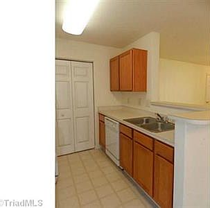 5th image of 2202 McConnell Dr