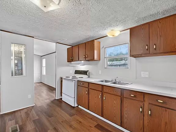 3rd image of 4916 Chapman Rd #6
