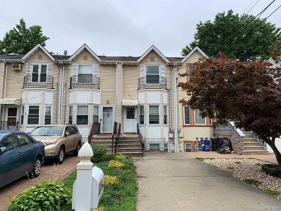 1st image of 300 A Woodbine Avenue