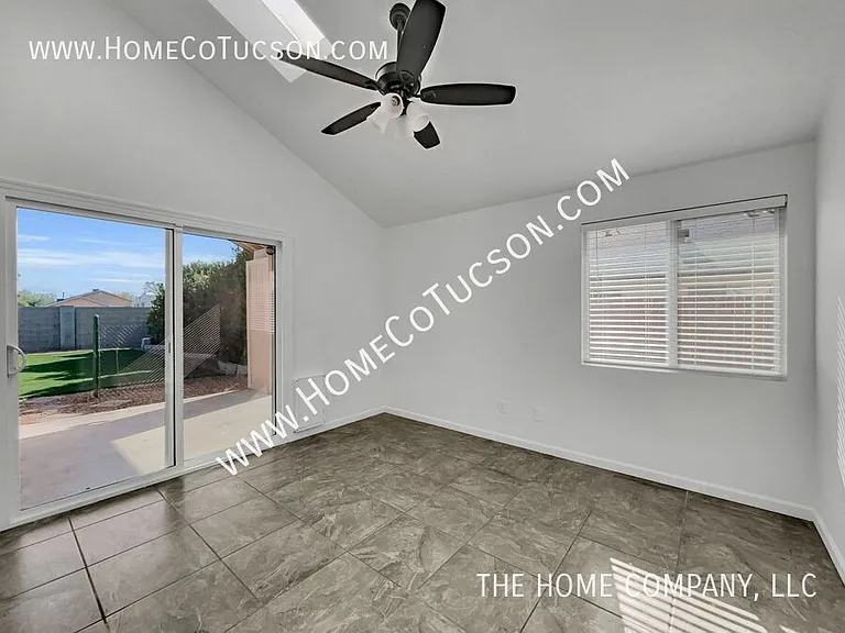 10002 E Stella Rd — Photo 13