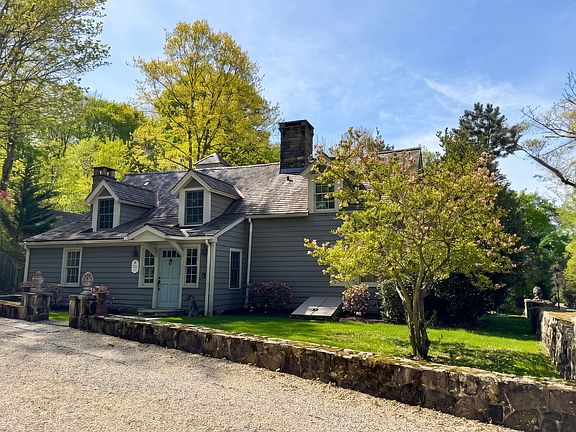 2nd image of 48 Goodwives River Rd