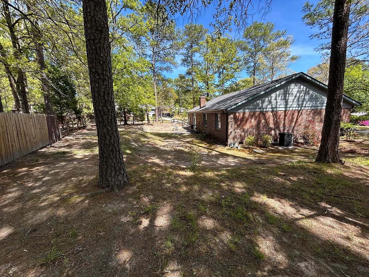 Building Photo - 302 Reid Ct