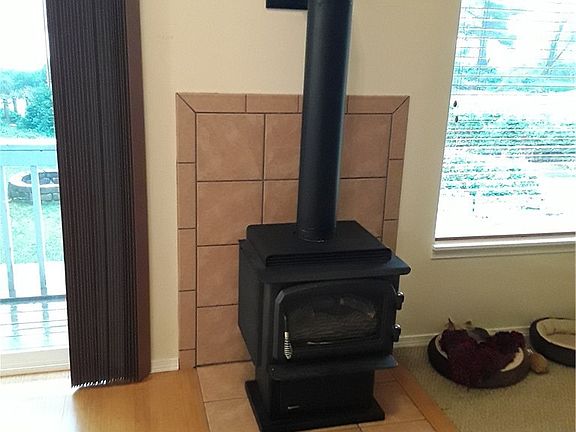 5th image of 738 Dover Ct