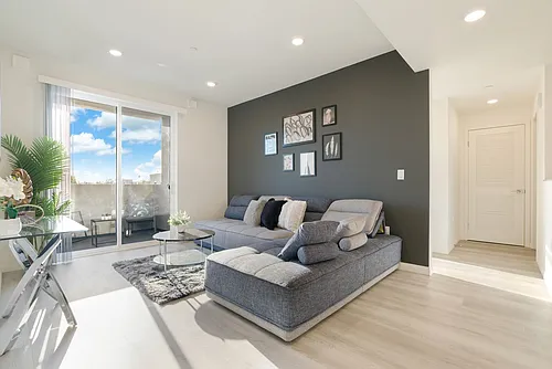 V on Victory Apartments Photo 1