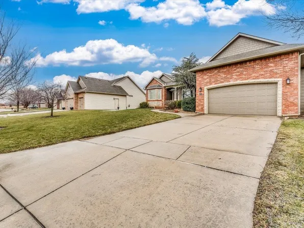 10215 W Westlakes Ct, Wichita, KS 67205