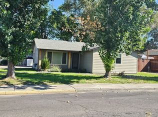 264 SE D St, Madras, OR 97741
