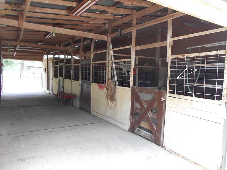 430 FM 2797 — Photo 9