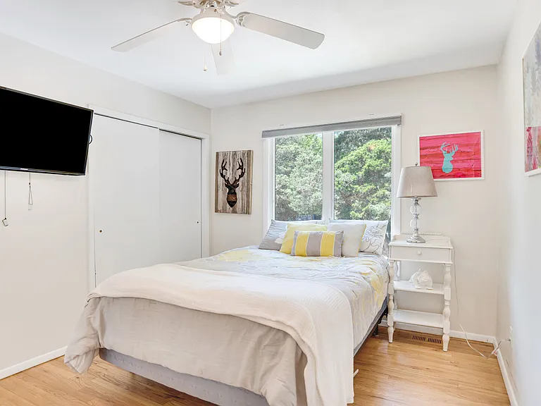 284 Kings Point Rd — Photo 23