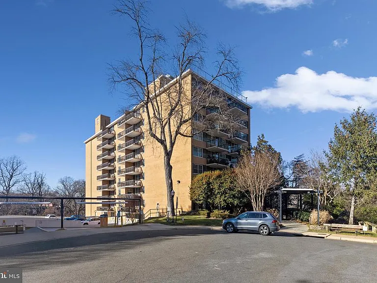 2030 N Adams St #303 — Photo 2