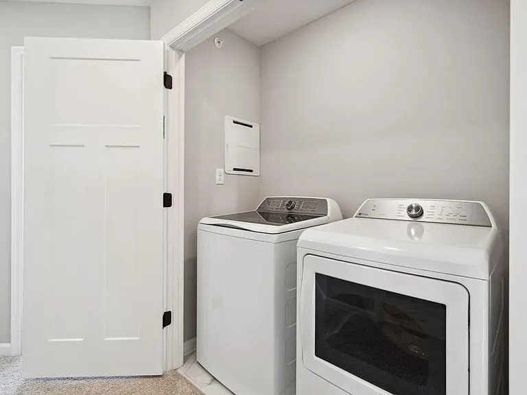 6770 Wildflower Way — Photo 32