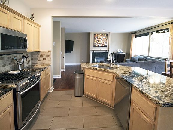 3rd image of 248 NE 47th Pl
