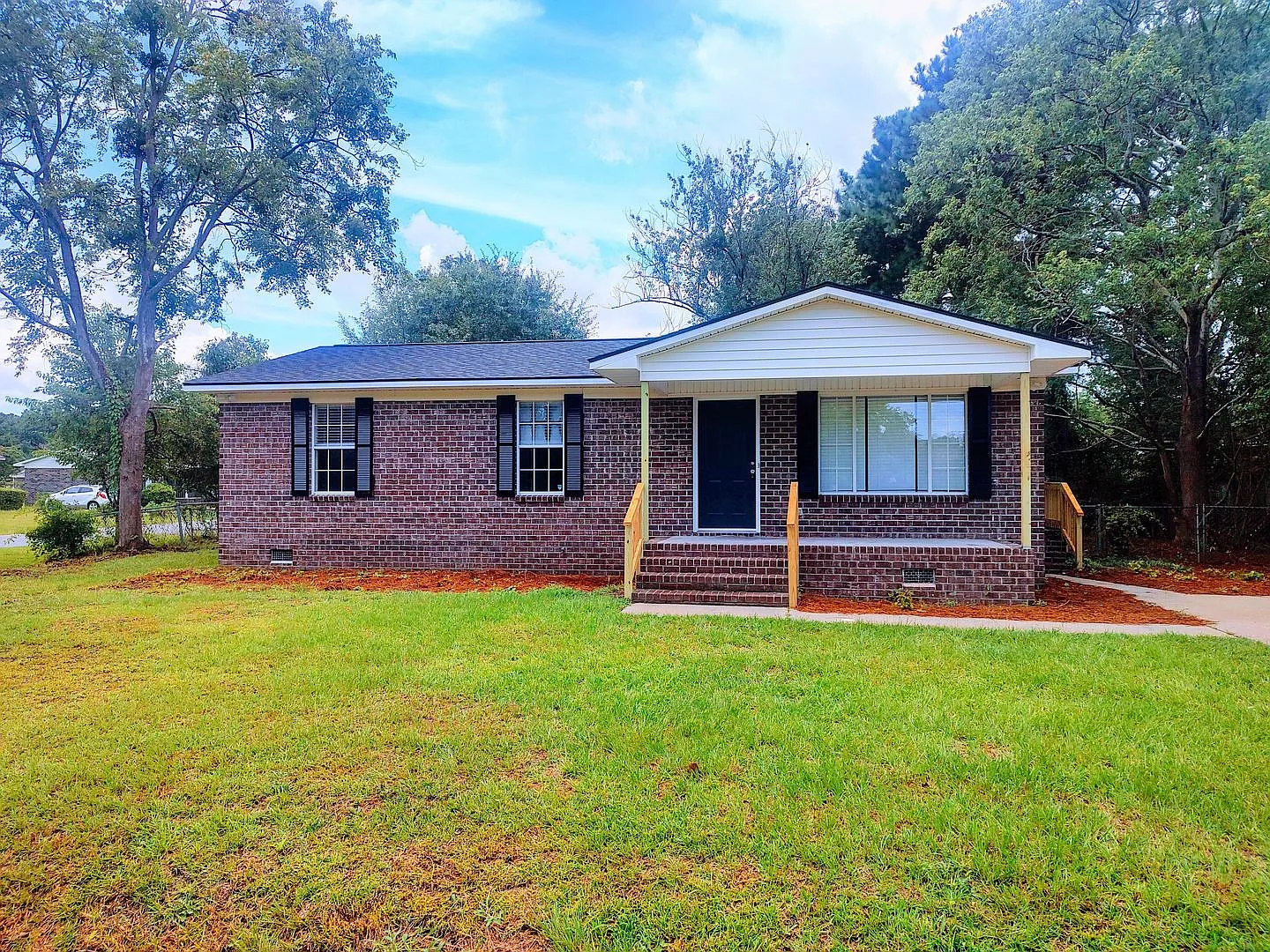 Newly Renovated 3 Bed/1.5 Bath Close To Ccu, Hgtc, Downtown Conway!! — Photo 1