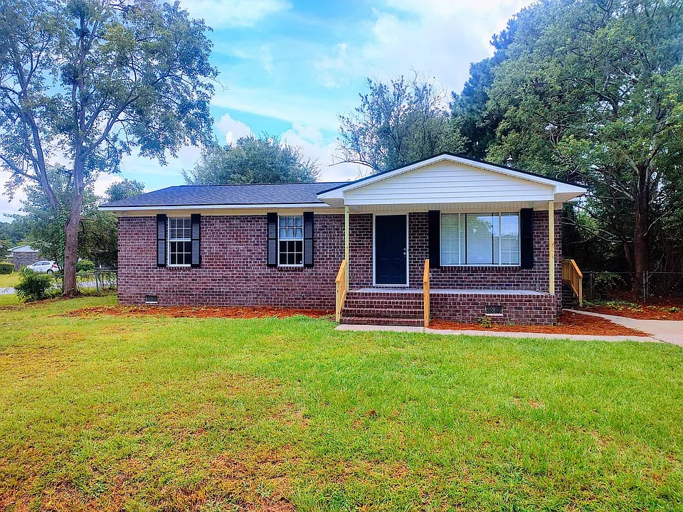 778 University Forest Cir