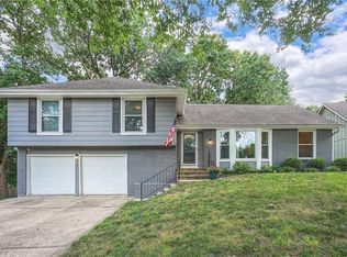 8113 NW Beaman Dr, Kansas City, MO 64151