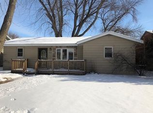 1424 S 3rd St, Clear Lake, IA 50428