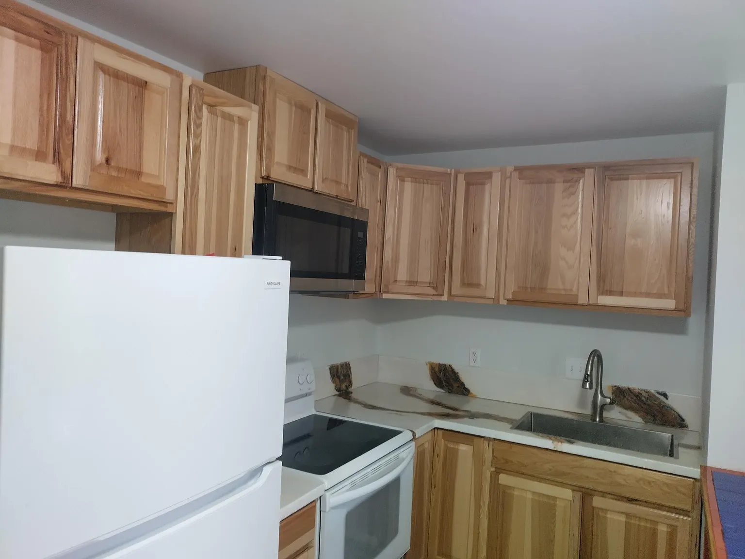 1 bed, 450 sqft, $1,400 — Photo 3