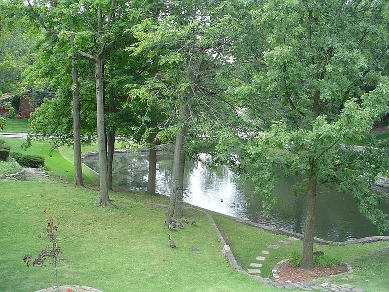 1650 Colonial Dr — Photo 33