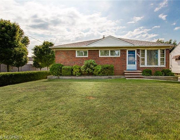 1st image of 29617 Fairway Blvd