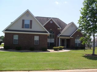 101 Finch Dr, Kathleen, GA