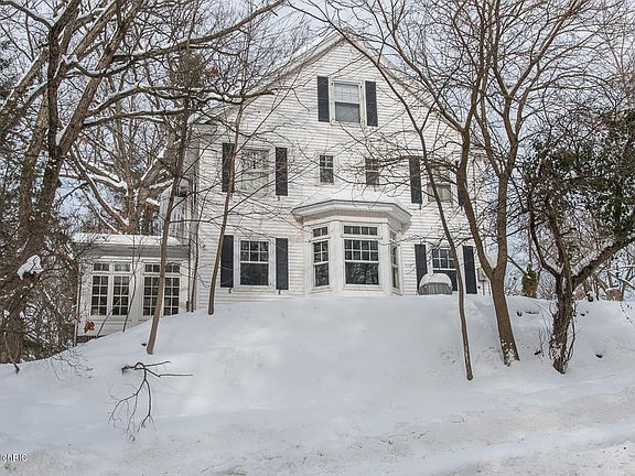3rd image of 2346 Plymouth Ln