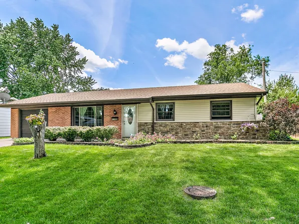 7798 Kingsbury Dr, Hanover Park, IL 60133