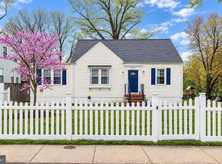 4013 Poplar St, Fairfax, VA 22030