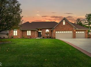 2163 Scarlet Oak Dr, Avon, IN 46123