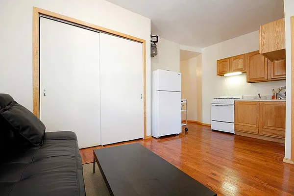 Rented by Azulay Group | media 25