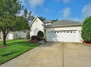 68 Oakmont Ln, Jackson, NJ 08527