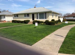 9808 Biddulph Rd, Brooklyn, OH 44144