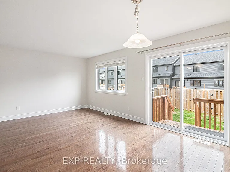75 Gilberte St — Photo 7