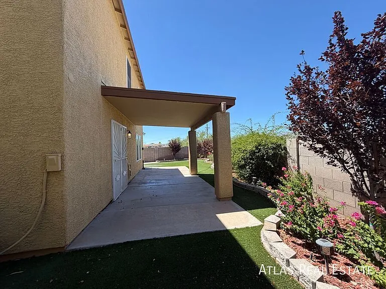 1925 S McConnell Dr — Photo 27