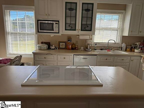 4th image of 28 Maria Louisa Ln