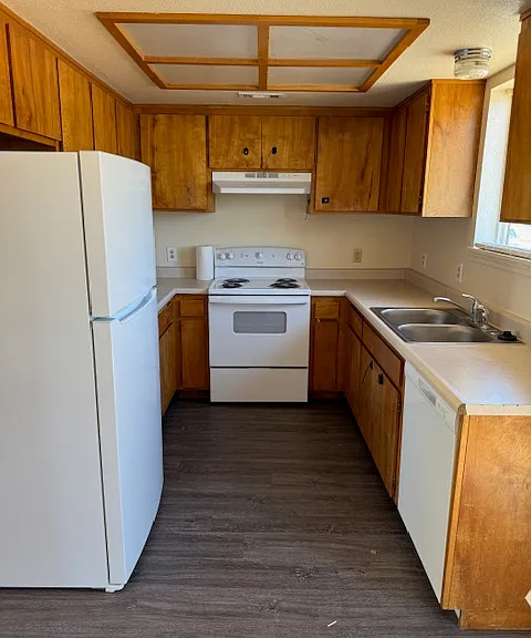 1736 Medart Ln — Photo 3