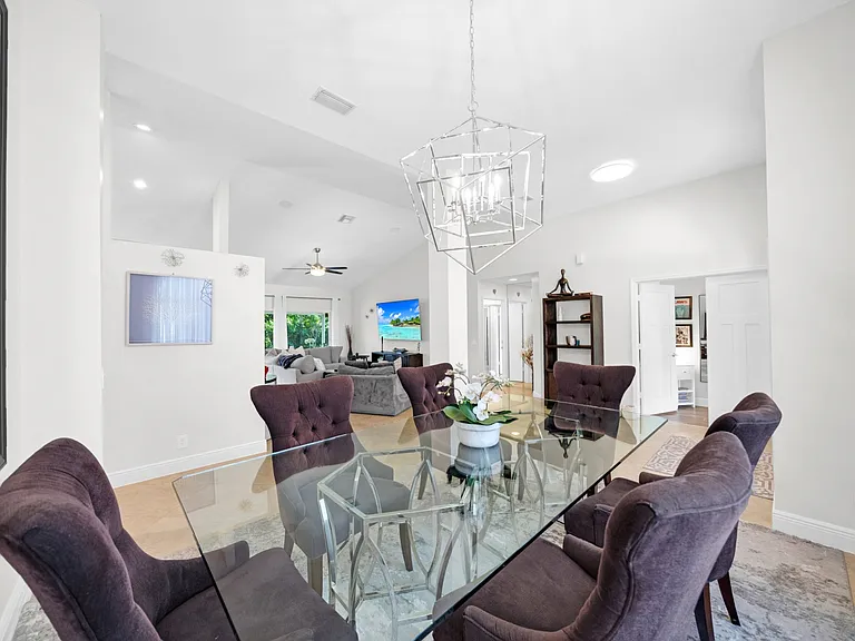 13064 Meadowbreeze Dr — Photo 8