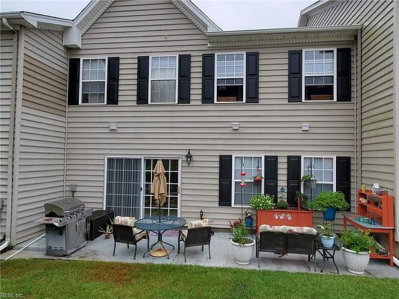 3rd image of 1705 Gunston Dr