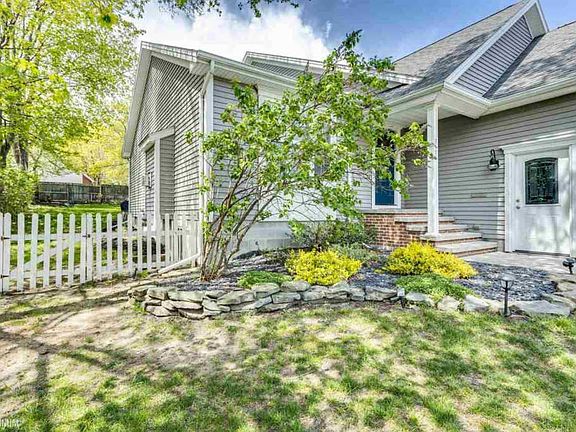 4th image of 3543 Gratiot Ave