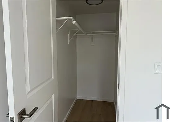 1046 W 83rd St — Photo 5