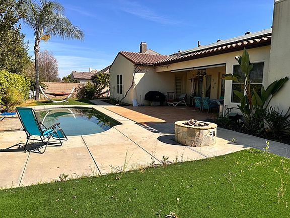 5th image of 1530 E Golden Valley Way