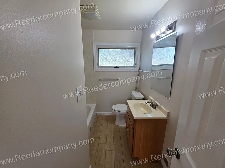 6945 Northcote Ave — Photo 11